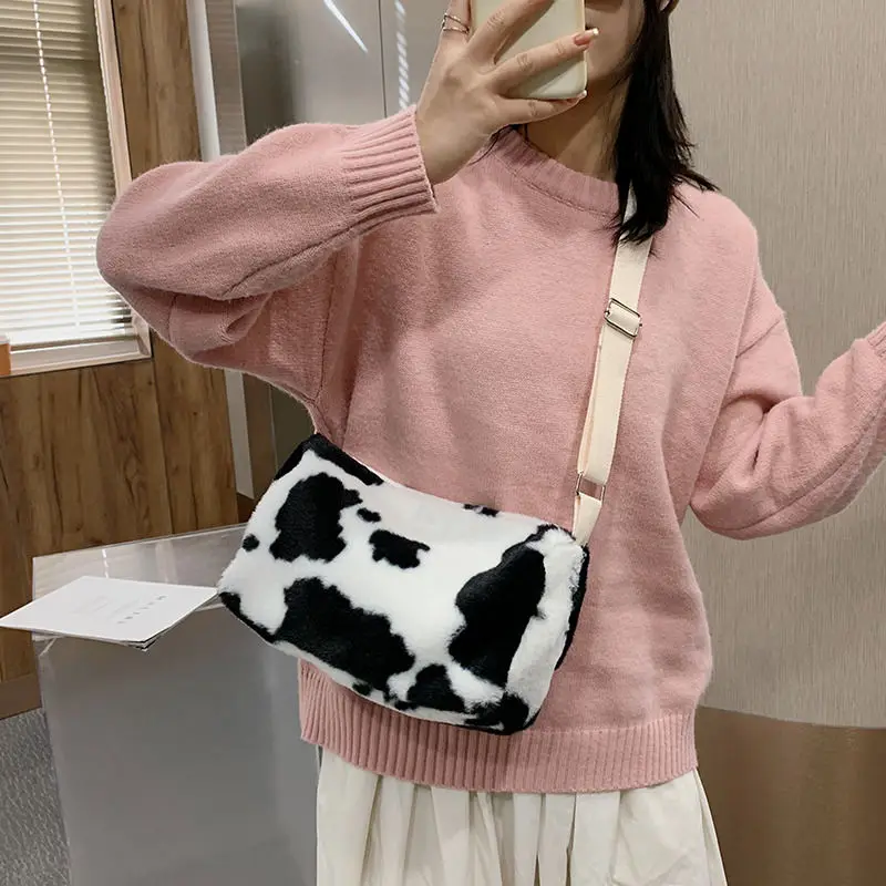 

2020 new autumn / winter net red small bag women ins cute lamb Plush bag