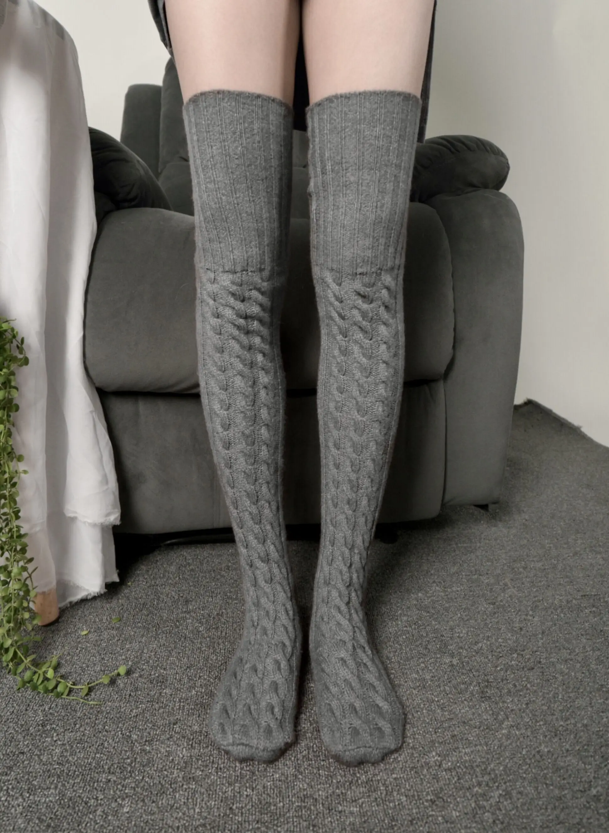 

2021 New Warm Stockings Sexy Wool Women Long Thigh High Socks For Ladies Knitting Thick Loose Casual Striped Knee Socks Women