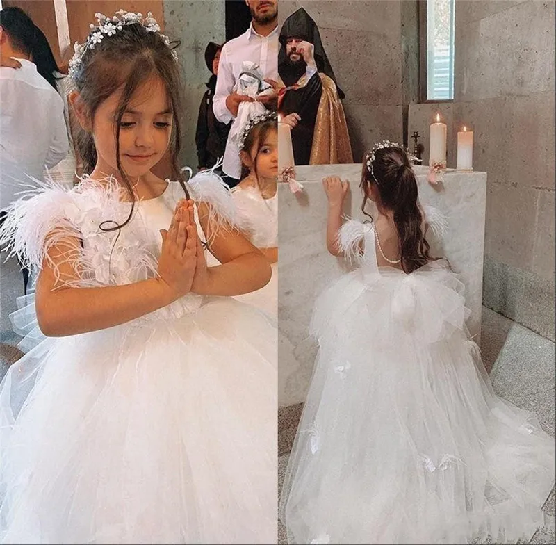 

New Cute Flower Girls Dresses For Weddings Lace Appliques Feather Sleeveless Bow Girls Pageant Dress Kids Communion Gown