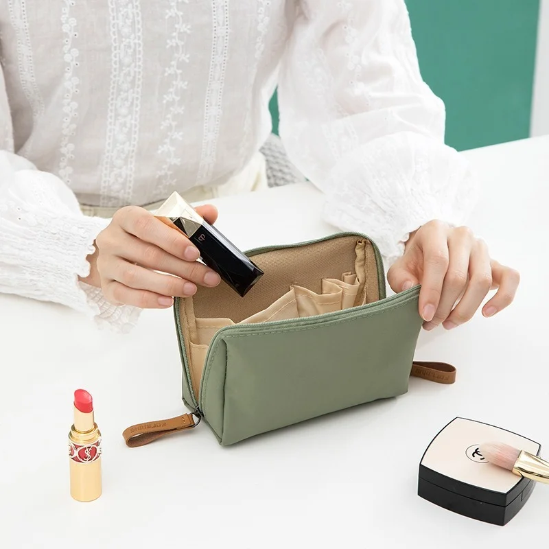 

Small Lipstick Bag Women's Cosmetic Bag Waterproof Nylon PortableTravel Storage Bag Organizer Kosmetyczka Zipper Clutchs Make Up