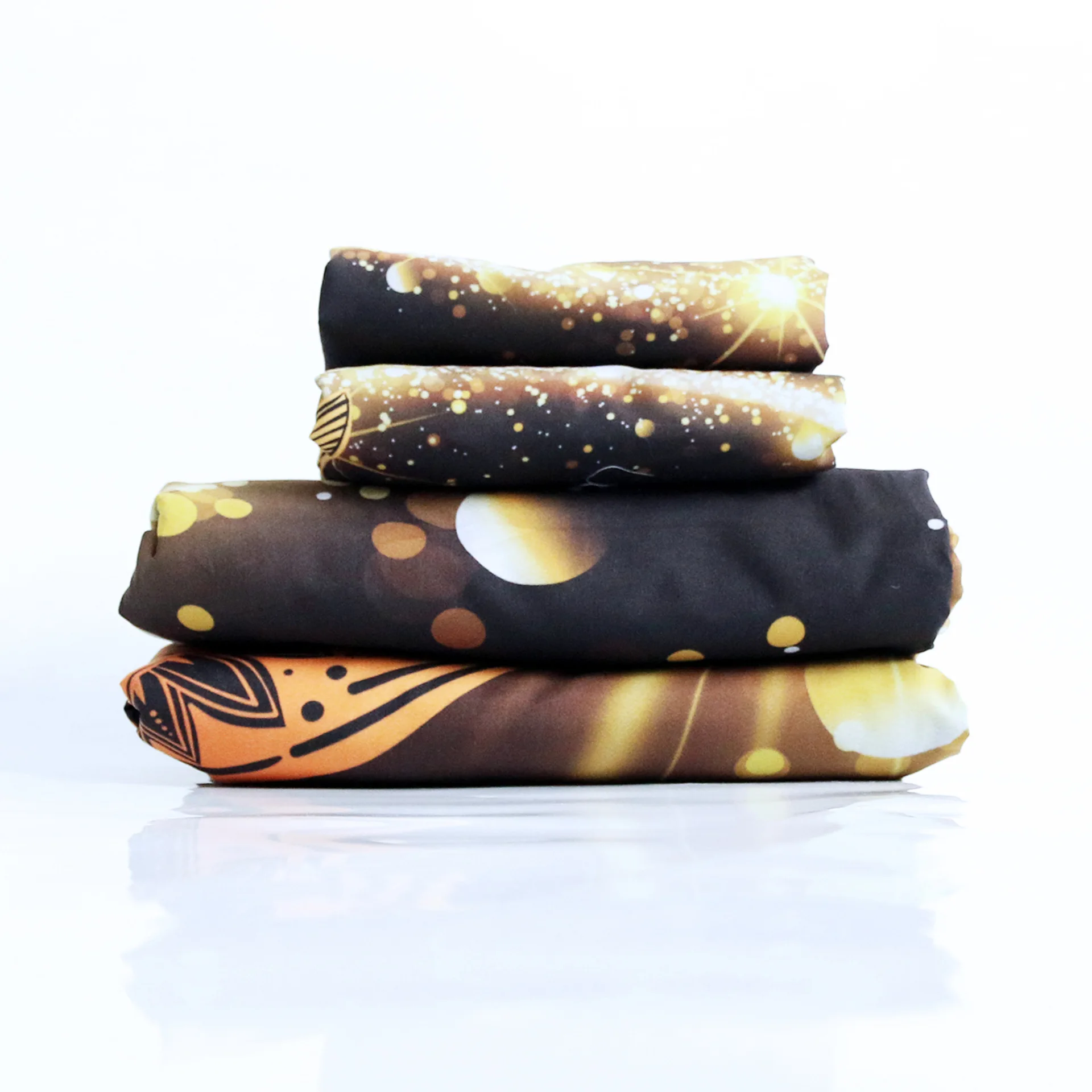 Комплект постельного белья из 3 предметов с изображением цветов и орнаментов |