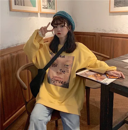 С буквенным принтом и рисунками мультипликационных героев с повседневная