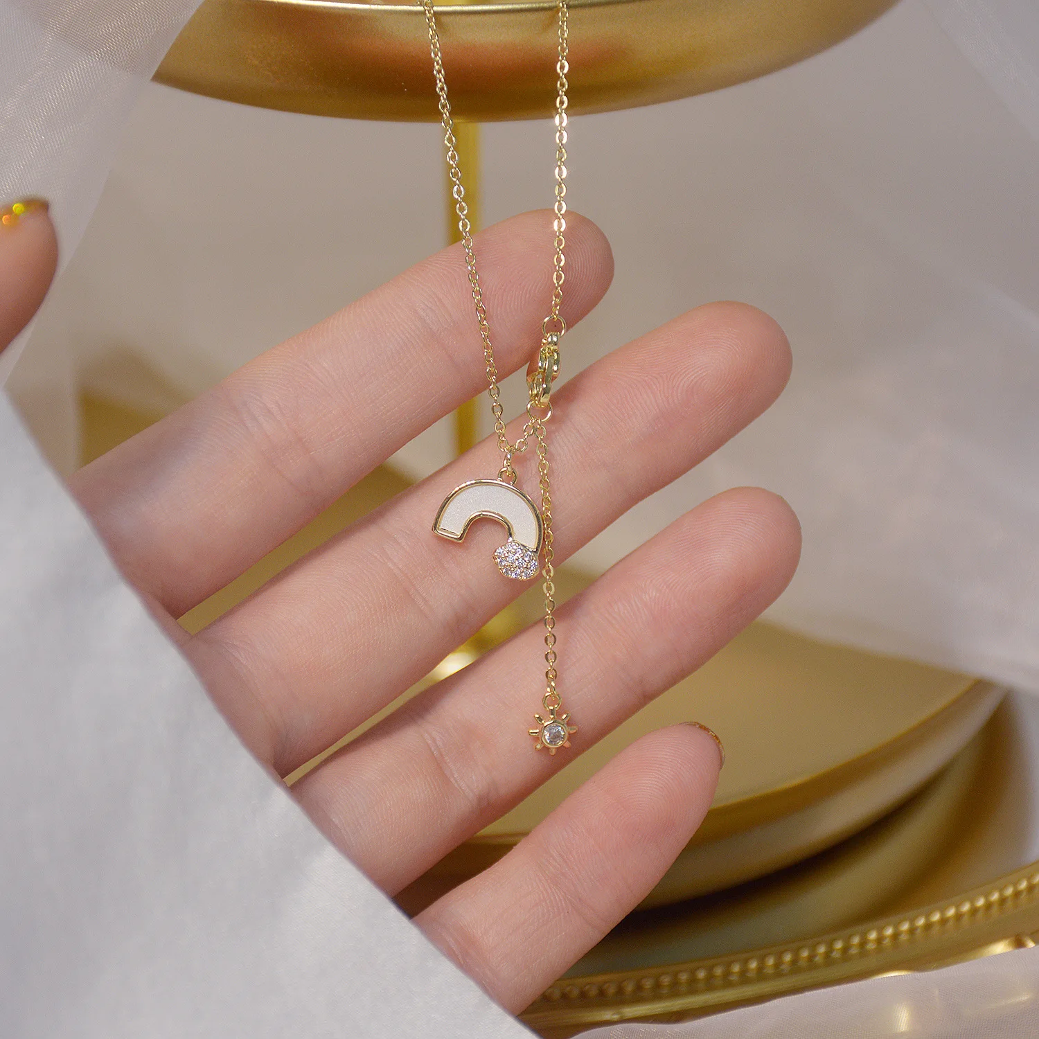

Ins Hot Sale High Quality 14K Real Gold Rainbow Design Sense Mango Star Temperament Short Necklace Clavicle Chain for Women