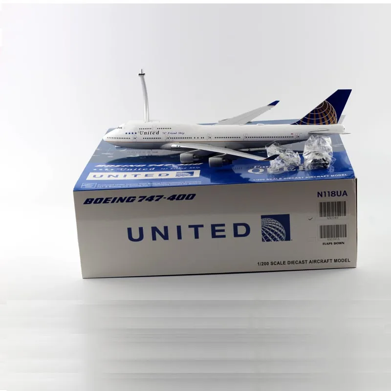 1:200 весы Соединенные дыхательные пути B747-400 авиакомпаний модель с основанием