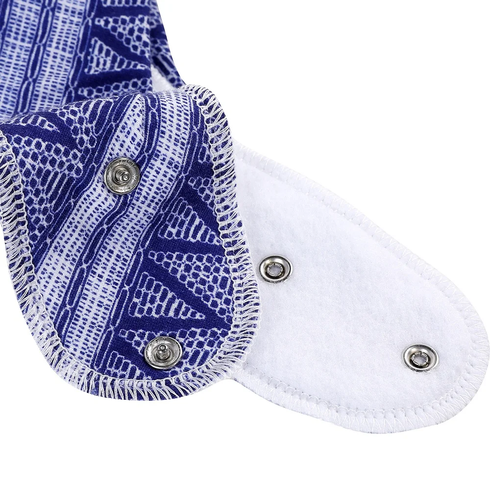 

Newborn Baby Boy Stuff Soft Fashion Organic 100% Cotton Feeding Towel Absorbent Bandana Triangle scarf Infant Baby Girl Bibs