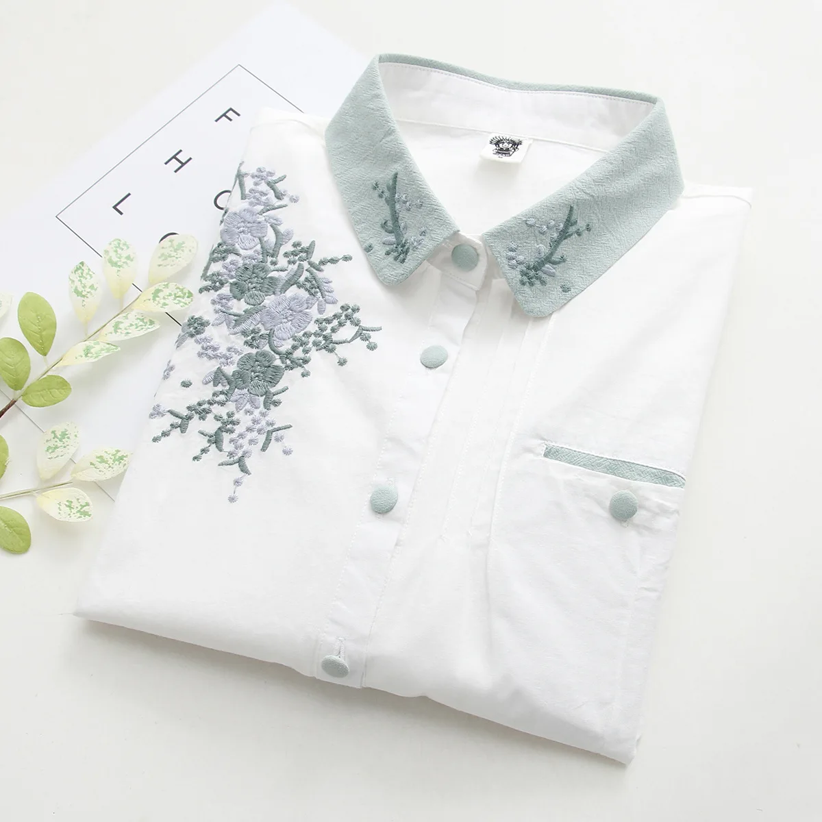 

Women's Blouses 2020 Spring New Fashion Floral Embroidery Women Blouse Long Sleeve White Cotton Casual Shirts Loose Tops Blusas