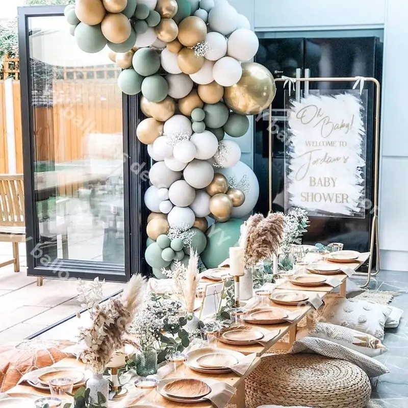 Фотообои из латекса в стиле ретро зеленые серые металлические золотые перчатки