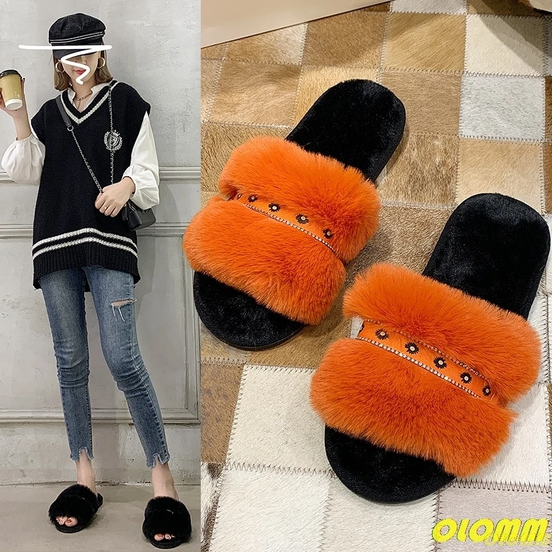 

Rhinestone Beach Slippers Women Rivet Sandals Outdoor Wild Soft Surface Flat Bottom Non-slip Flip Flop Summer 2020 Home Slippers