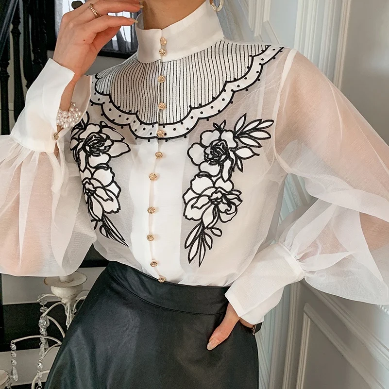 

Shirts & Blouses