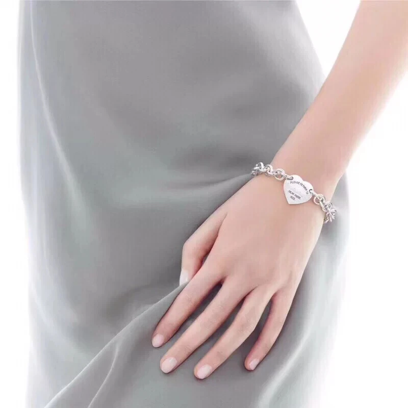 

Ms S925 pure silver classic heart-shaped tags or silver chain bracelet jewelry lovers holiday gifts
