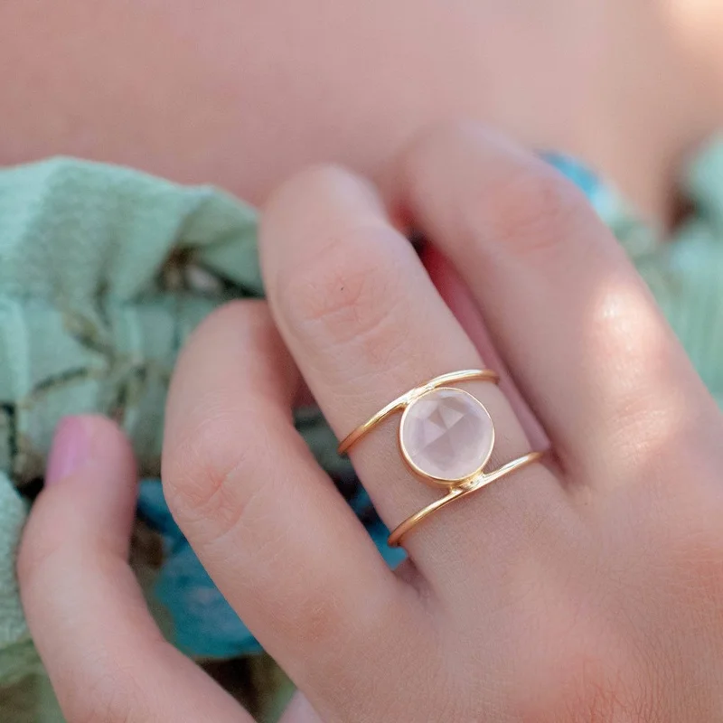 

Hot Ladies New 18k Yellow Gold Plated Exaggerated Round Large Imitation Shell Ring