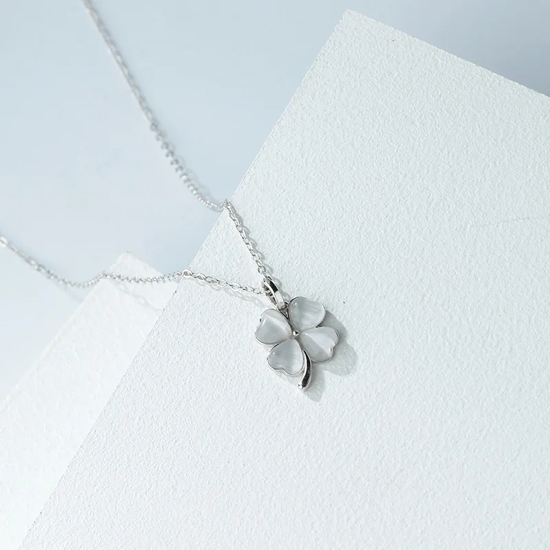 Женское ожерелье из серебра 925 пробы с четырьмя листиками