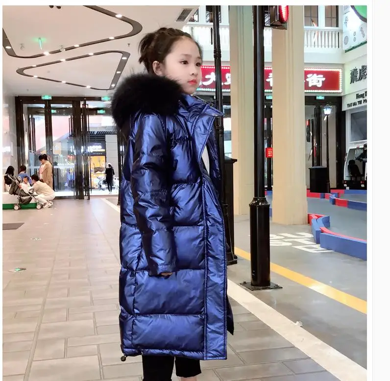 

Medium length bright down jacket for children O