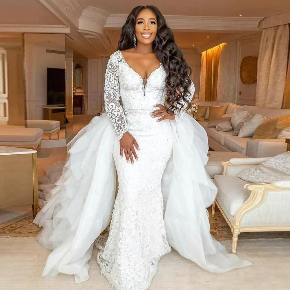

Luxury Long Sleeves Plus Size Mermaid Wedding Dress With Derachable Train Sexy Deep V Neck Black Girl Lace Bridal Gowns