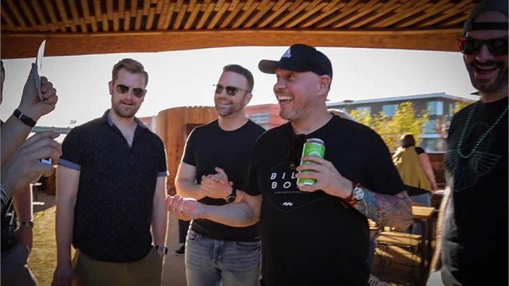 Плоский пакет от Jason Knowles Magic Tricks (мерцание и обучение) крупным планом иллюзии