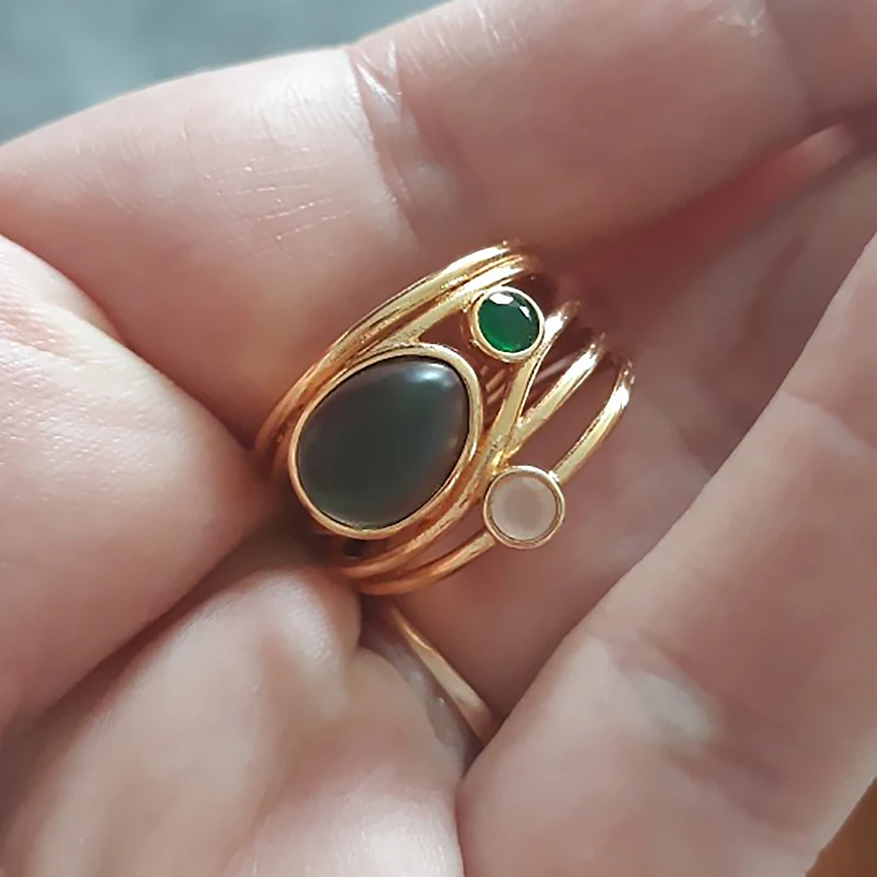 Романтические полудрагоценные кольца с лунным камнем для женщин желтого золота