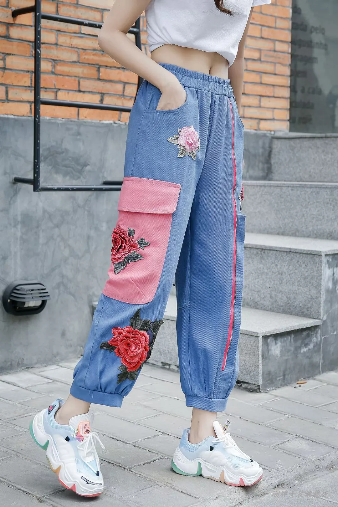 

Vefadisa Embroidery Floral Harem Pants Women 2021 Summer Patchworl Full Length Pants Elastic Waist Casual Women Pants QYF5374
