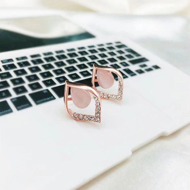 

XIAOBOACC S925 Silver Needle Stud Earrings for Women Korean Fashion Non-Allergic Rose Gold Crystal Earrings Jewelry
