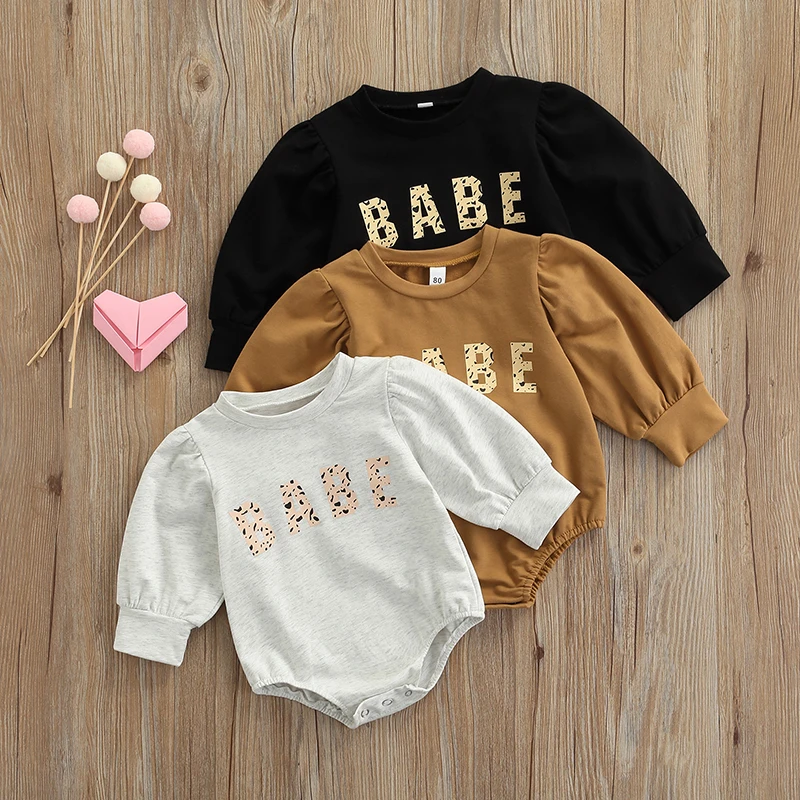 

Комбинезон для новорожденных девочек, повседневный боди с длинным рукавом, круглым вырезом, на пуговицах, с буквенным принтом, 3 цвета