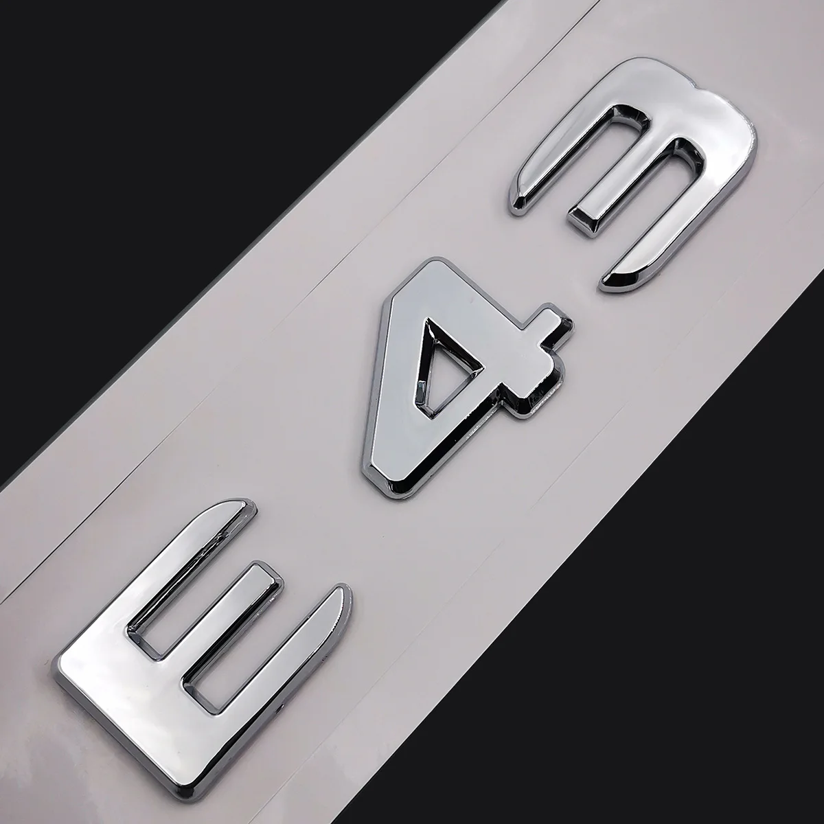 Оригинальный размер 1:1 Автомобильная эмблема заднего хвоста цифры-буквы