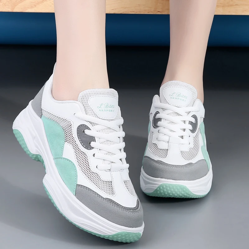 

New Summer Comfortable Breathable Hollow Mesh Shoes Non-slip Wear-resistant Fashion Casual Old Shoes Women Vulcanized Shoes