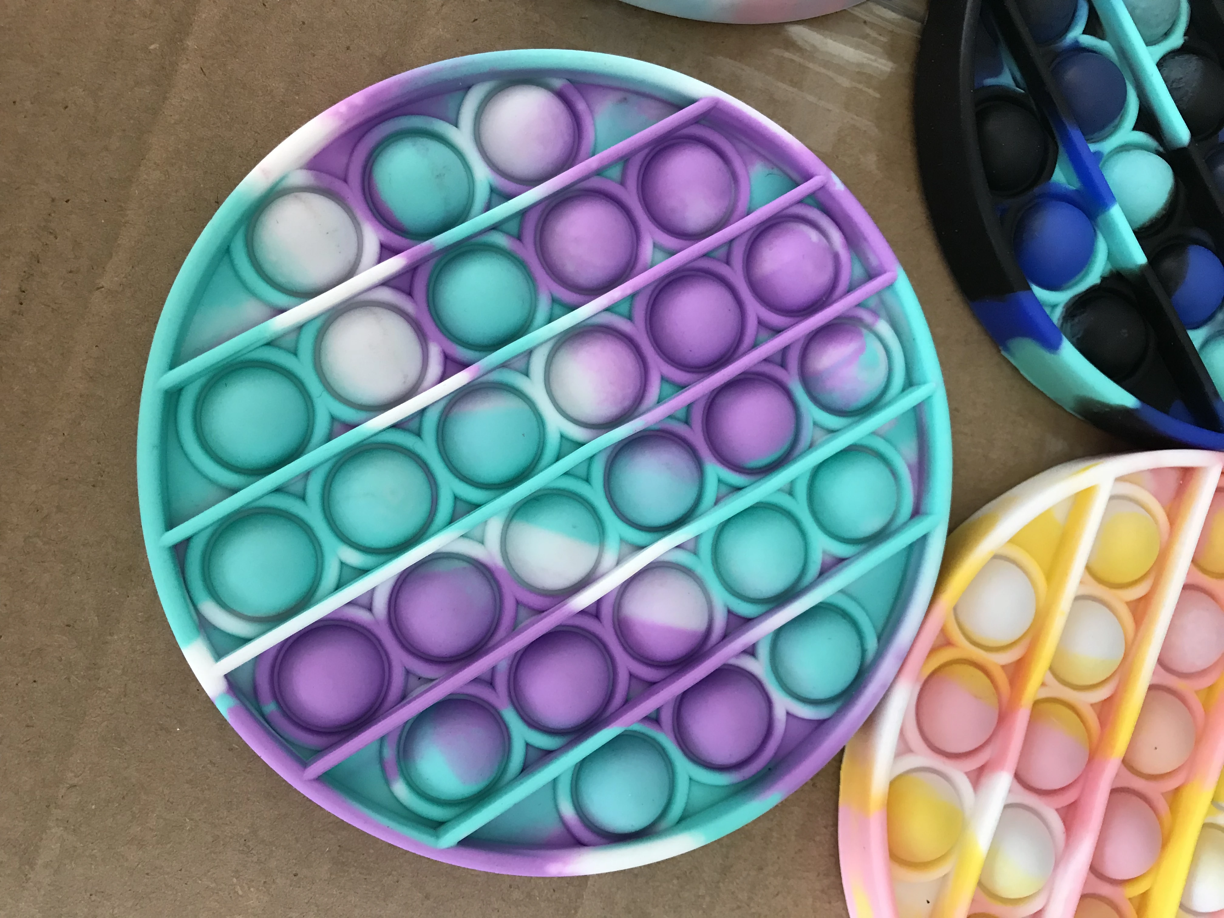 Дешевая Радужная круглая квадратная пузырьковая сенсорная доска для снятия