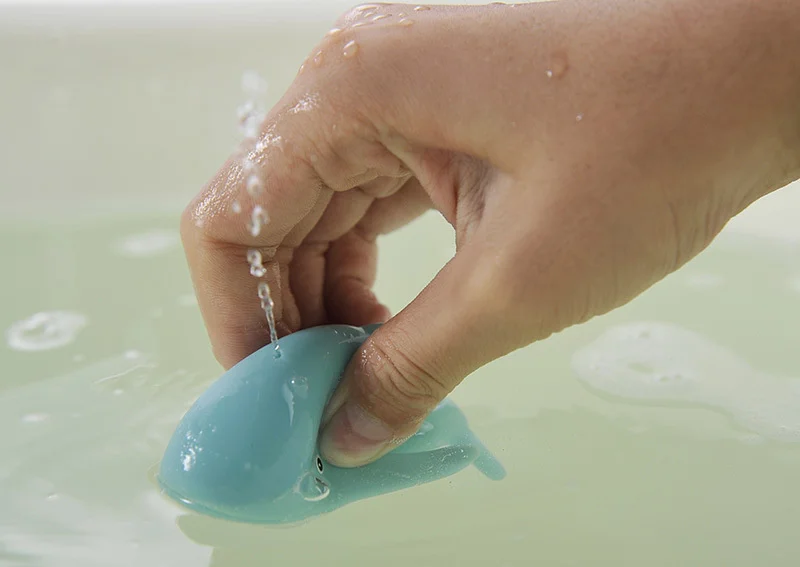 [Забавный] Фотофон для ванной спрей захвата дельфинов черепахи морских львов и