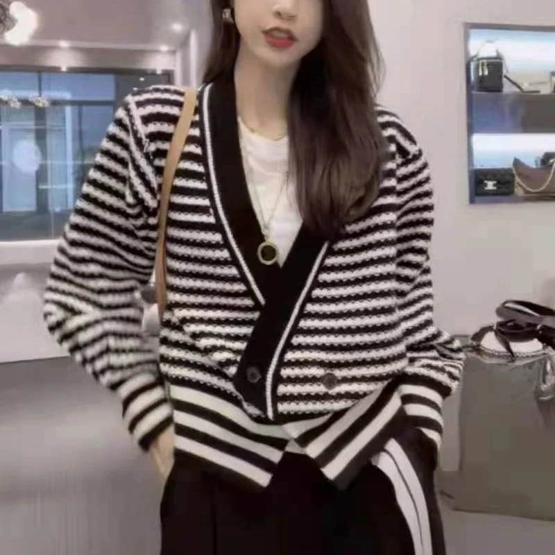 

Женский свитер, Повседневный Кардиган с V-образным вырезом для девочек, зимний Свободный Топ с длинным рукавом, модная женская одежда в поло...