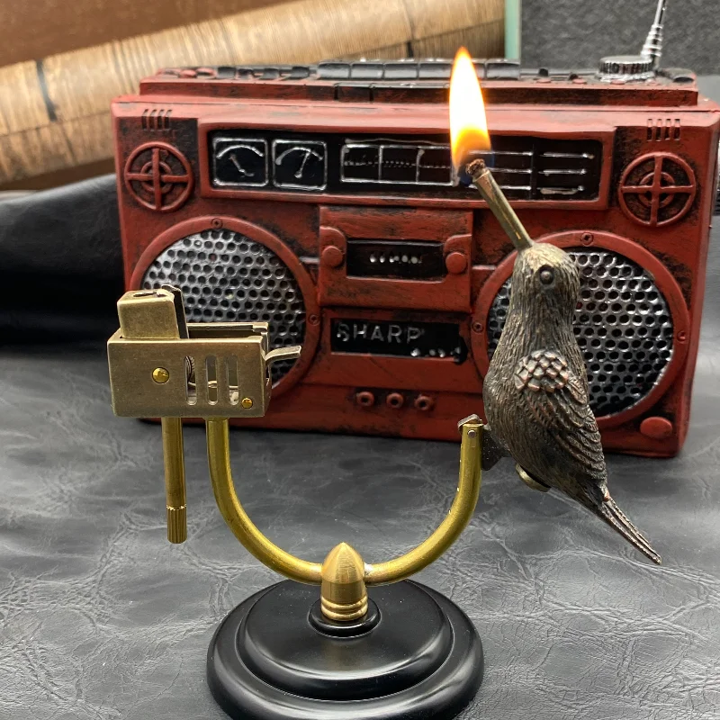 

New Creative Handmade Brass Copper Bird Antique Kerosene Lighter Press Ignition Desktop Decoration Lighter Retro Collection Gift