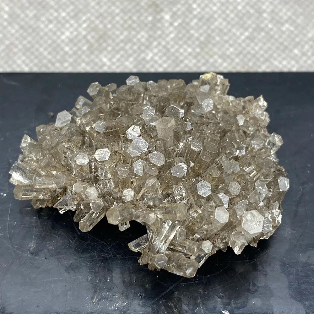 

Natural transparent columnar calcite is rare and extinct in China