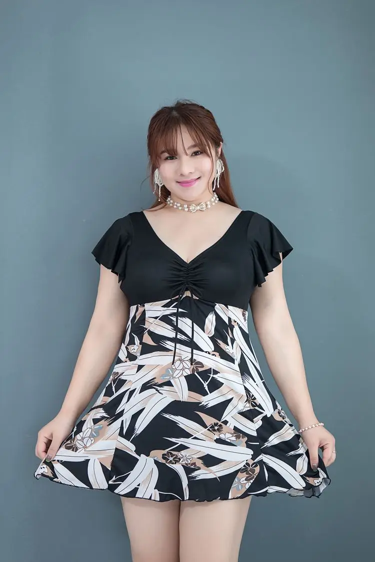 

Swimsuit female conservative hot spring sexy swimsuit show thin cover belly one piece large swimsuit fat mm200kg swimsuit