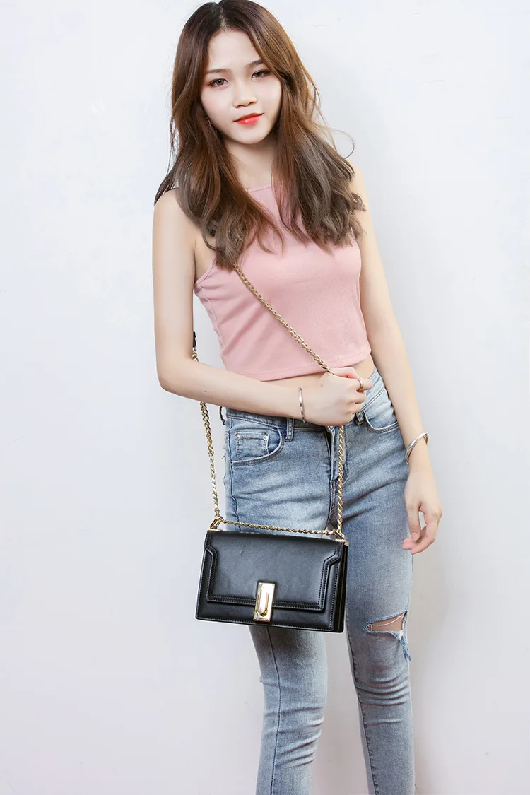 

2020 new small bag handbag leather fashion handbag leisure chain messenger bag