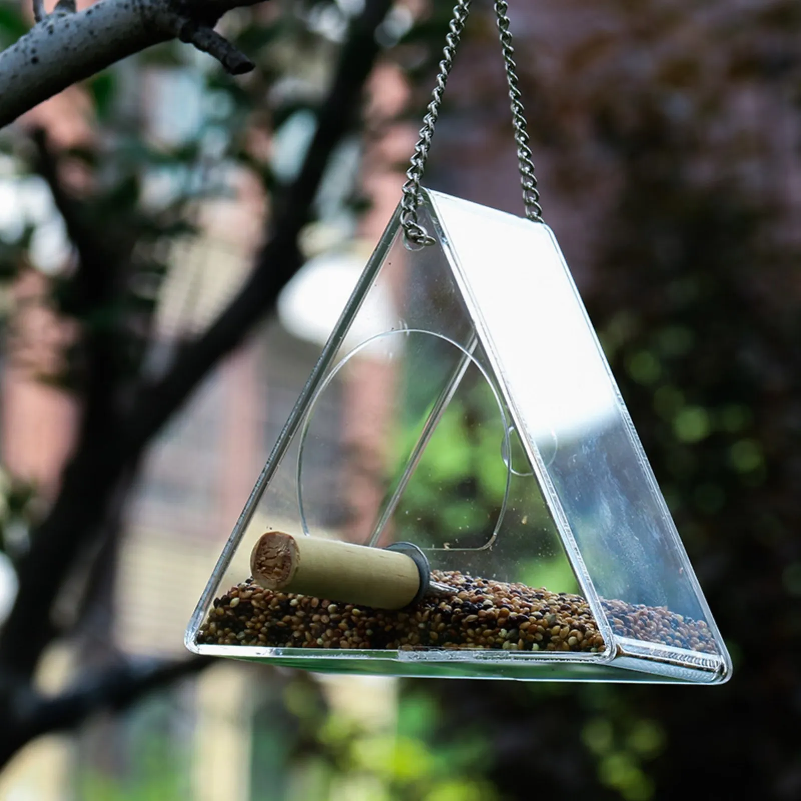 

Bird Feeder Transparent House Shape Bird Feeder Tray Pet Feeder Suction Cup Hanging House Feeder Outdoor Garden Decoration