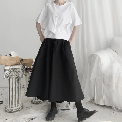 Женская Асимметричная футболка с круглым вырезом черная плиссированная