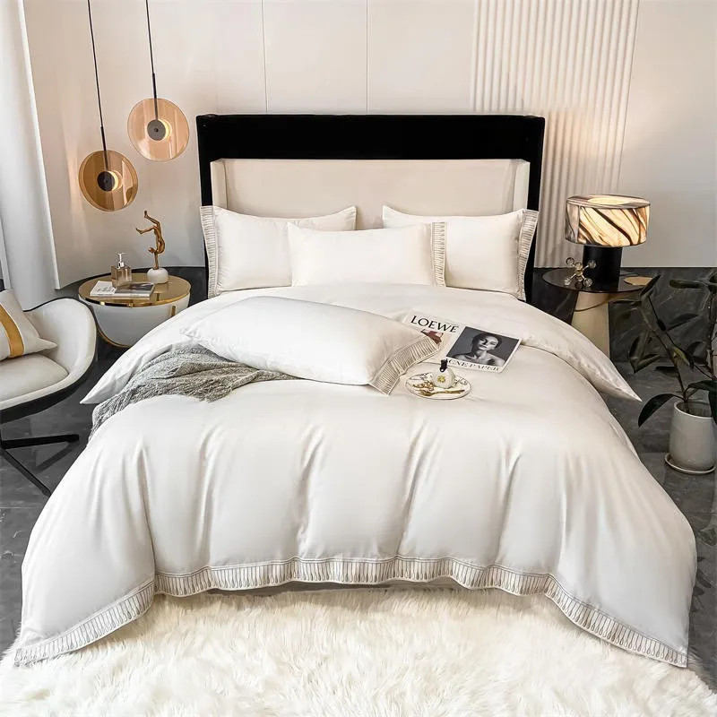 

Комплект постельного белья из 100% египетского хлопка с вышивкой, 4 шт.