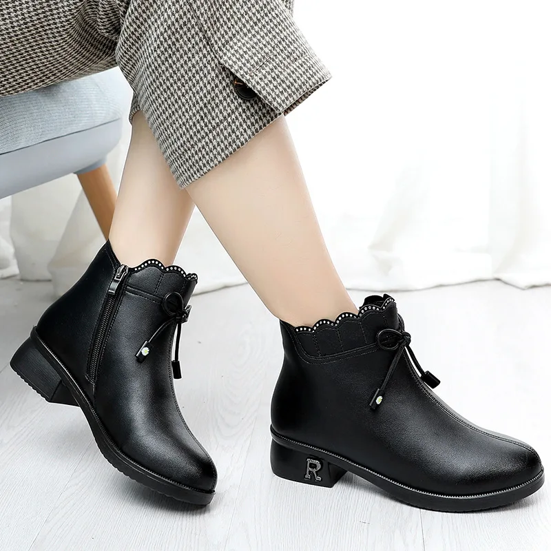 

Smooth leather fur booties woman 2021 casual bow knot crystal edge boot female punk heels women's winter shoes mom chaussures