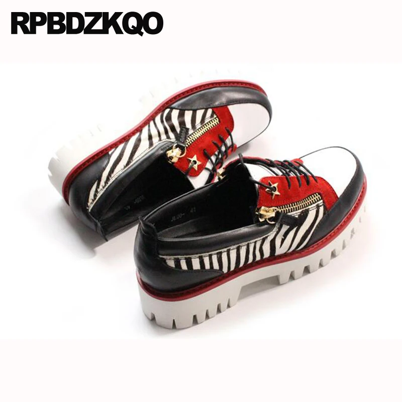 Мужские туфли-оксфорды из натуральной кожи на резиновой подошве с металлическим