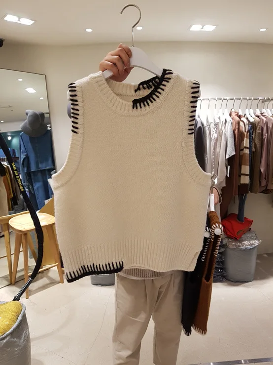 

Knitted sleeveless vest women's autumn and winter 2021 new loose waistcoat vest lazy wind sweater outer wear