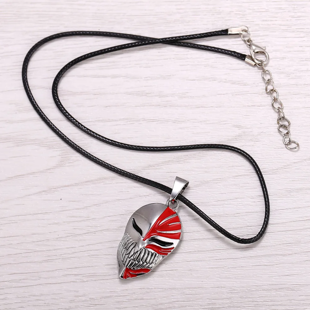 

Anime BLEACH Mask Key Chains Kurosaki ichigo Metal Keyrings Holder Necklaces Pendants Souvenirs Cosplay Accessories Figure Gifts