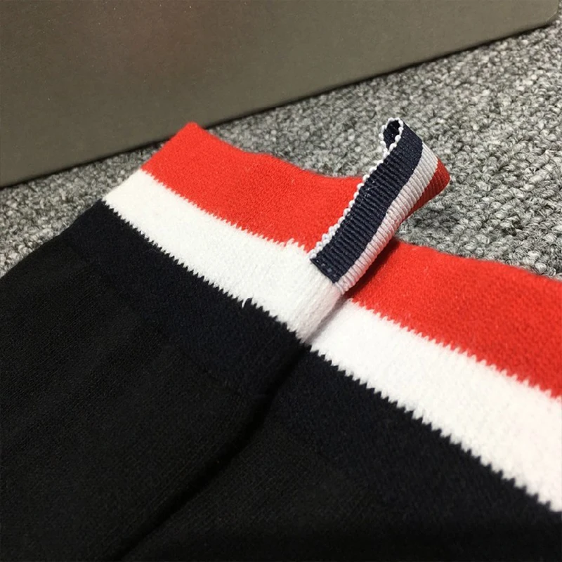 TB THOM Men's Socks Luxury Brand RWB Stripes Middle Tube Socks Women's Casual Street Fashion Wholesale TB Stockings Ins 4 Pairs