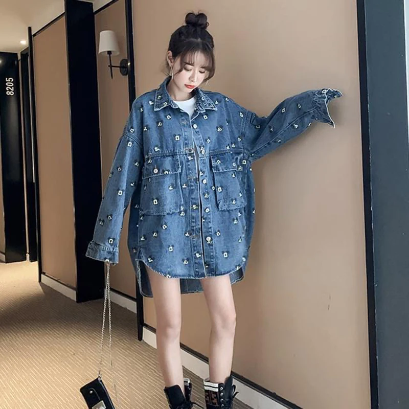 Куртка женская джинсовая с большими карманами свободная синяя длинная