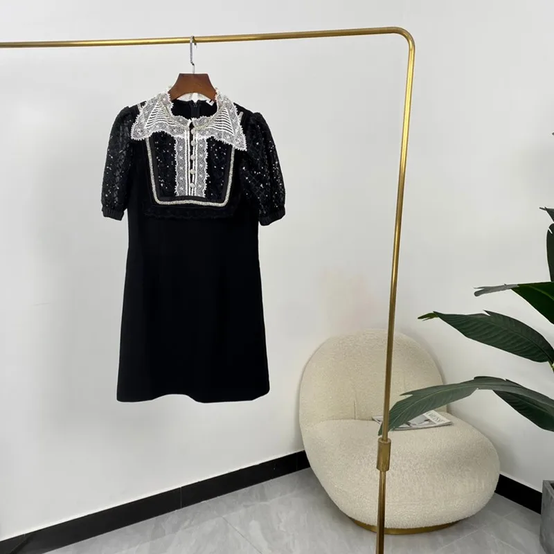 

Женское кружевное платье-трапеция, Черное мини-платье составного кроя с рукавами-фонариками и блестками, осень 2021