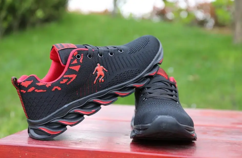 Мужская обувь для бега Цвет черный красный Jordan кроссовки из сетчатого материала