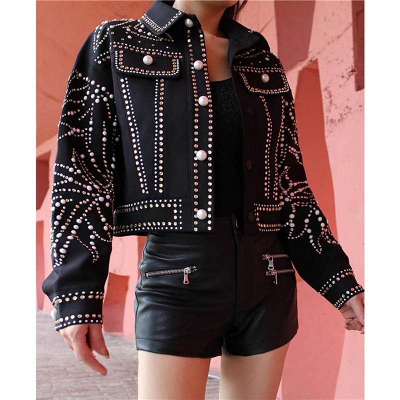 Женская короткая осенняя куртка с воротником-стойкой двубортная винтажная в