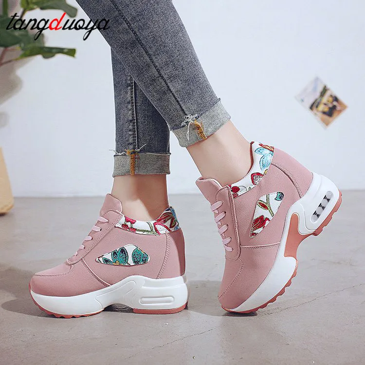 Повседневная обувь на высокой платформе женская дышащая увеличивающая рост