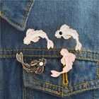 Простая изящная розоваябелая Koi черный, Белый Цвет Тай Чи брошь с рыбой творческий сплав эмаль, металлическое ювелирное изделие Best friend Подарочный значок штыря