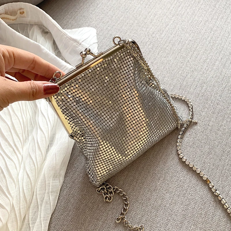 

Elegant Female Clip Bucket bag 2020 Spring Fashion New High quality Women's Designer Handbag Lock Chain Shoulder Messenger Bag