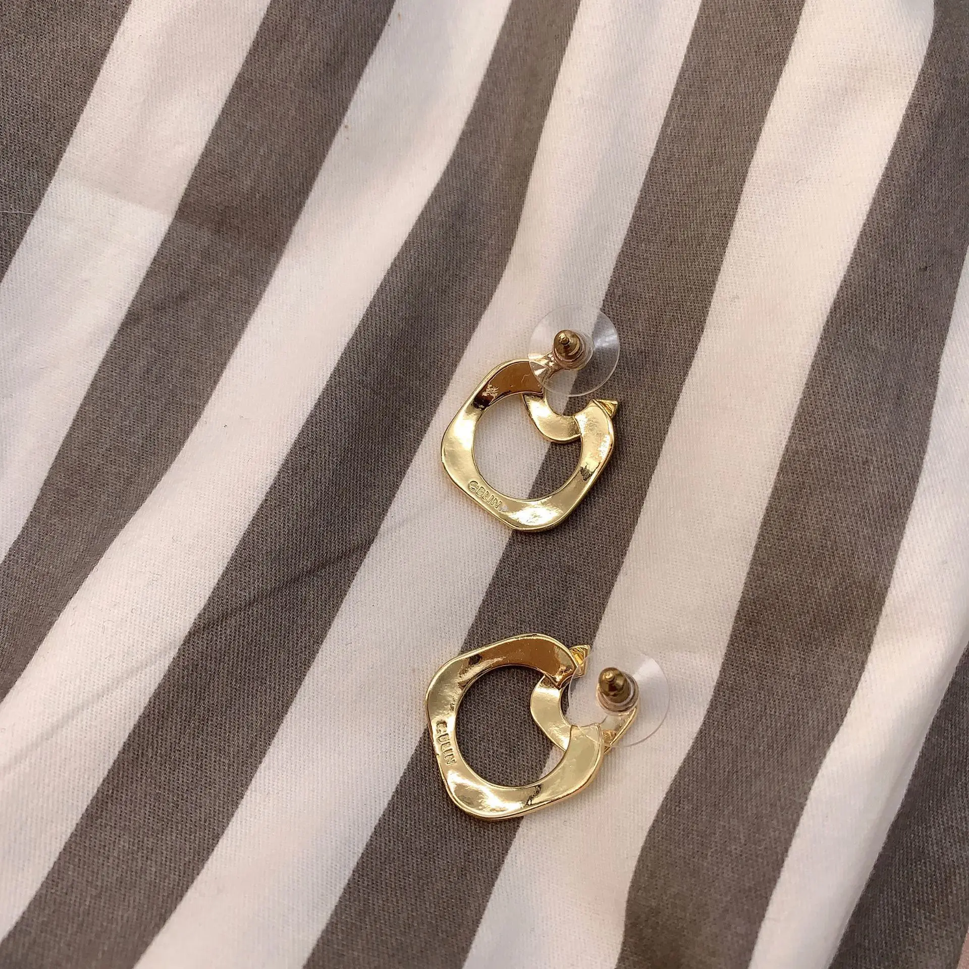 

Advanced metal Earrings 2020 new geometric irregular retro Earrings European and American Earrings female