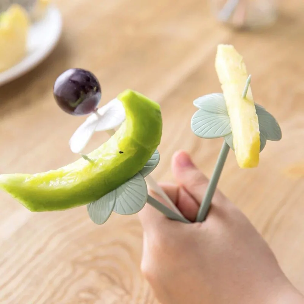 

10pcs Creative Flower Shape Food Picks Decorative Fruit Forks Tableware Party Supplies (Random Color)