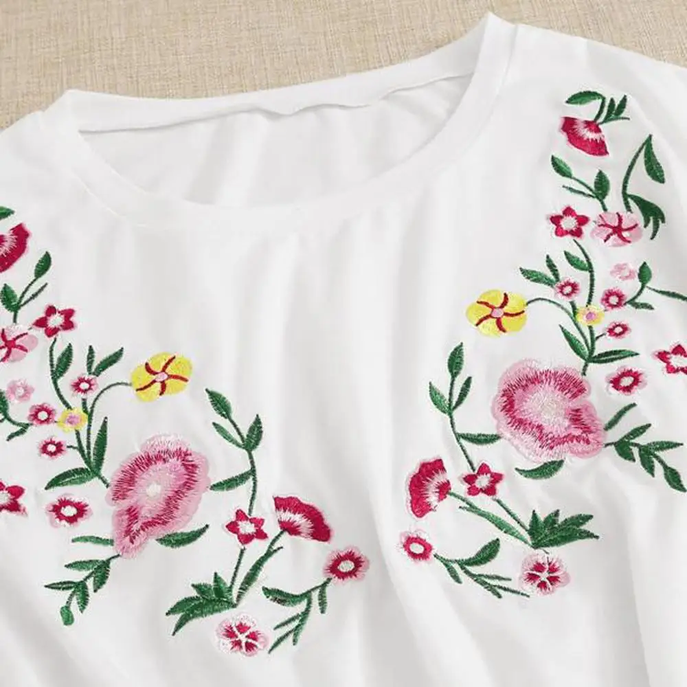 Женская футболка с коротким рукавом круглым вырезом и вышивкой | одежда
